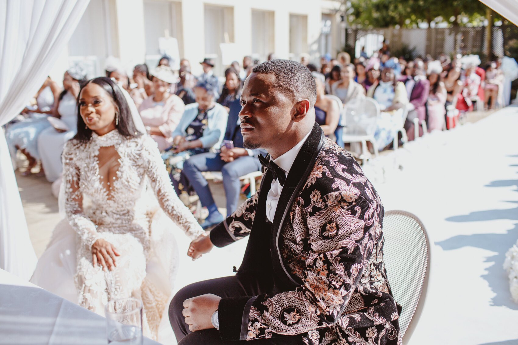  A fun and lovely destination wedding in London city is a beautiful story of love and commitment. Photographed by Destination Wedding Photographer Motiejus. 