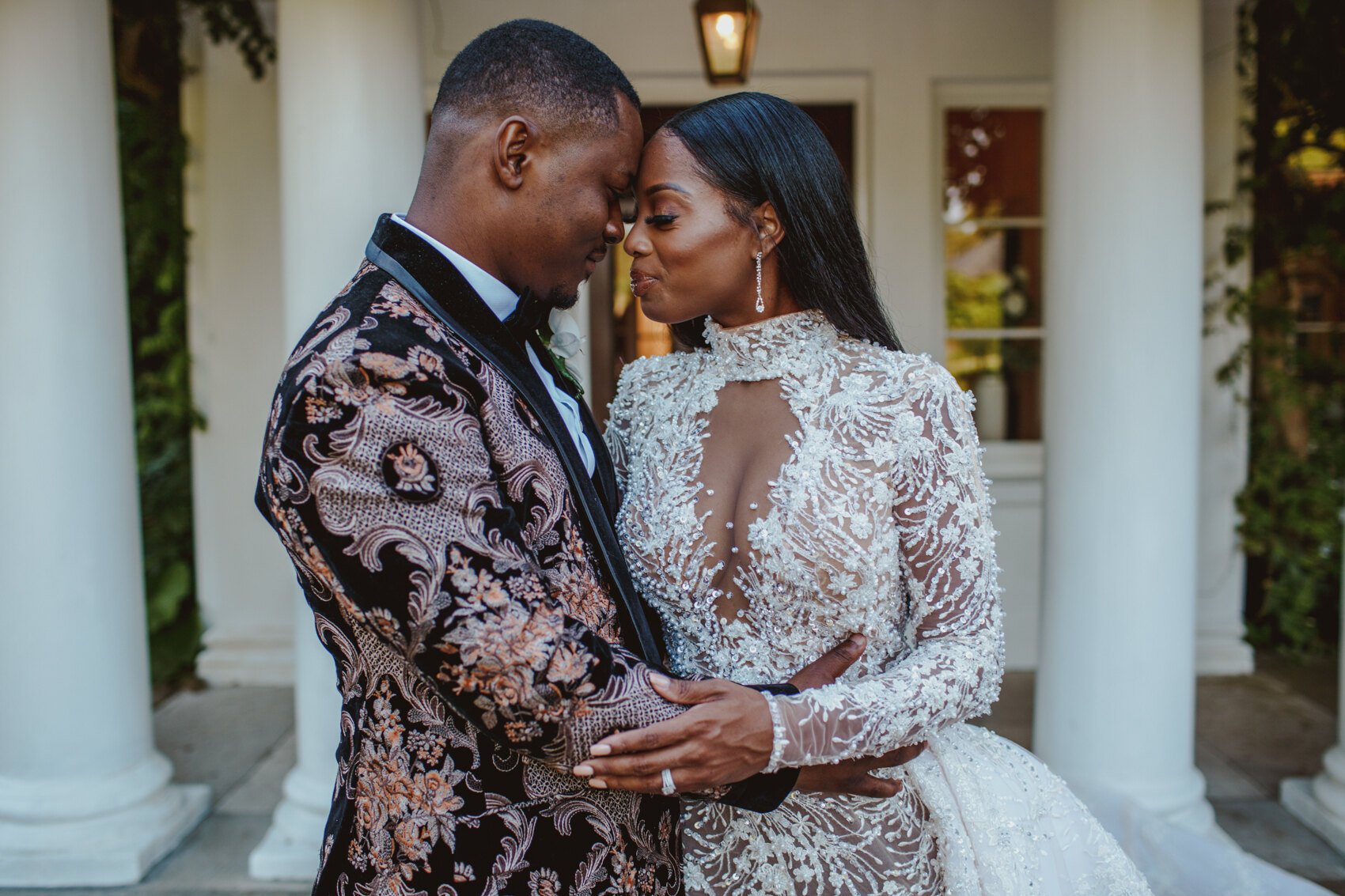  A fun and lovely destination wedding in London city is a beautiful story of love and commitment. Photographed by Destination Wedding Photographer Motiejus. 