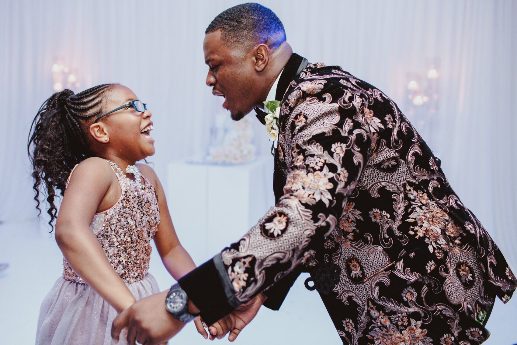  A fun and lovely destination wedding in London city is a beautiful story of love and commitment. Photographed by Destination Wedding Photographer Motiejus. 