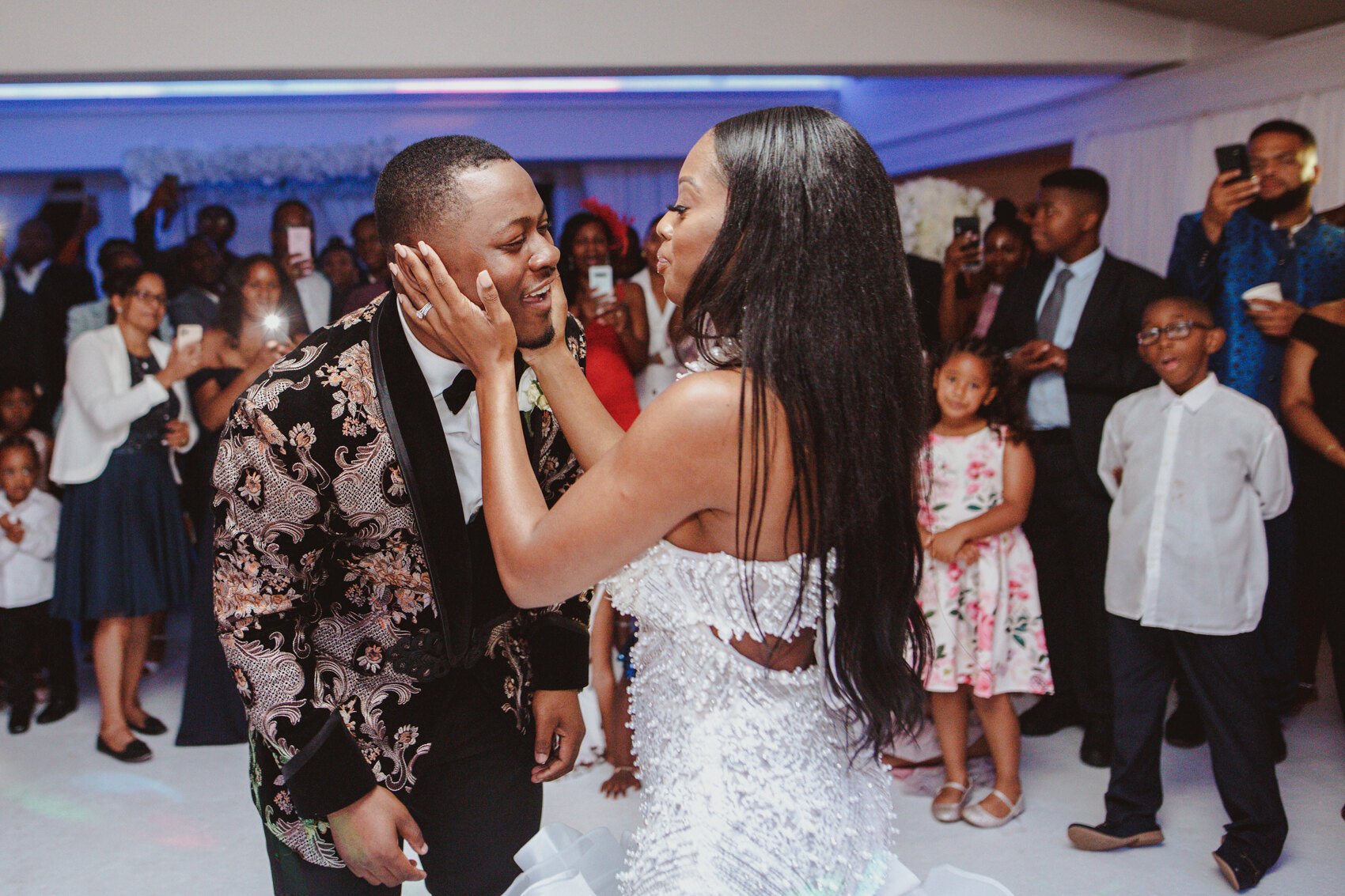  A fun and lovely destination wedding in London city is a beautiful story of love and commitment. Photographed by Destination Wedding Photographer Motiejus. 