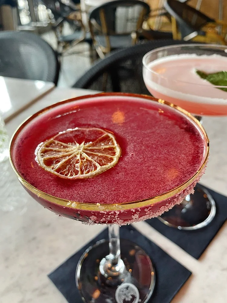 Three Little Birds: En blomstrende cocktailbar