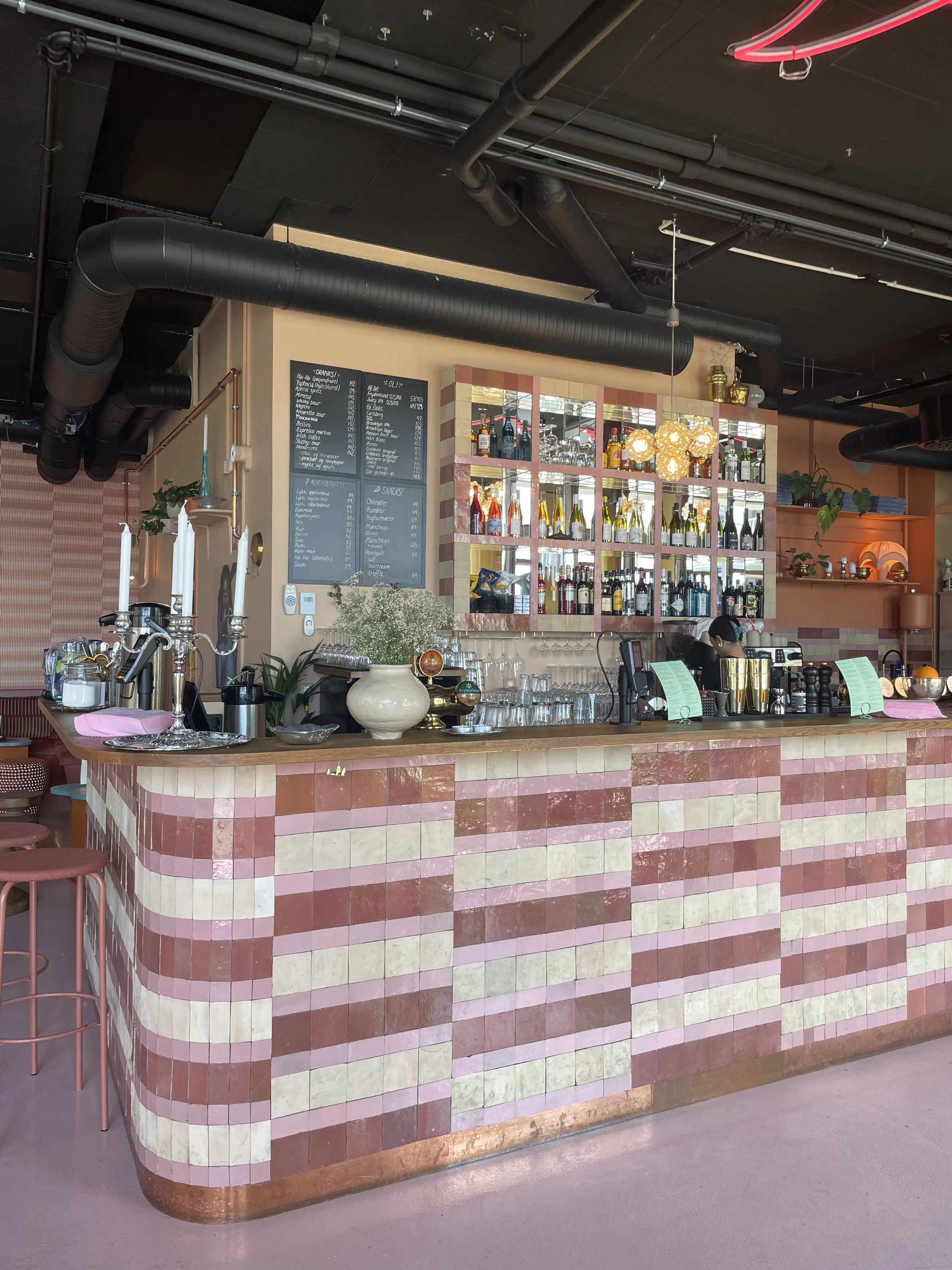 Qizil qalpoqcha porno syujeti Fabiana Udenio erotik fotosuratlar