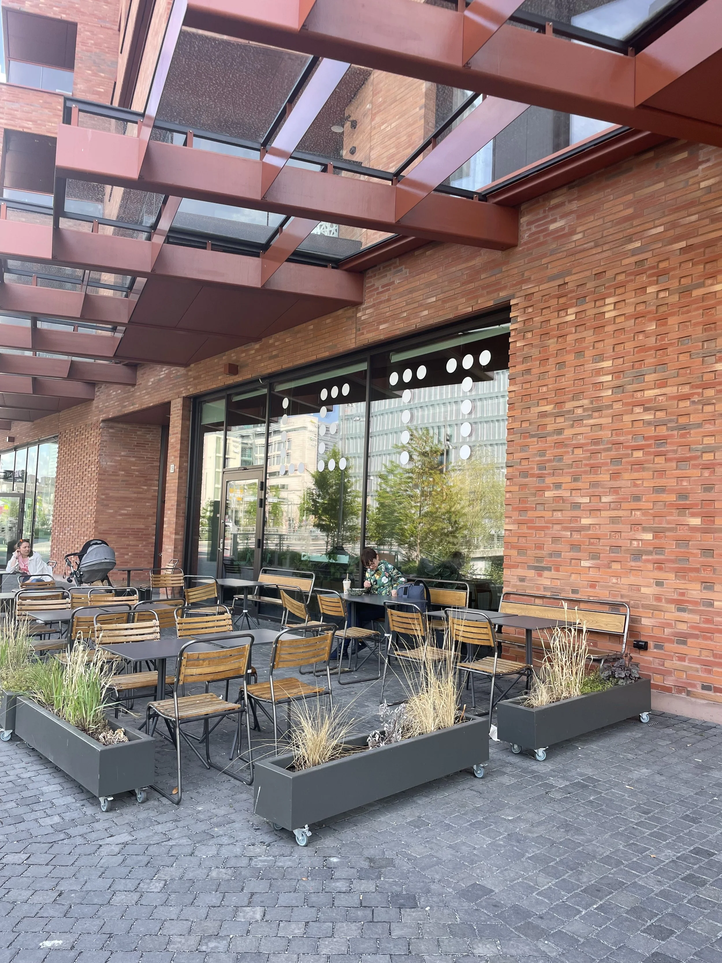 Xotinni saunada bir guruh sikishdi Juda baland qizlar bilan porno