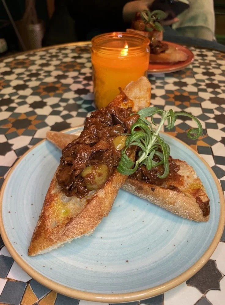 MiTo Dråper &amp; Biter: Italiensk bar med småretter