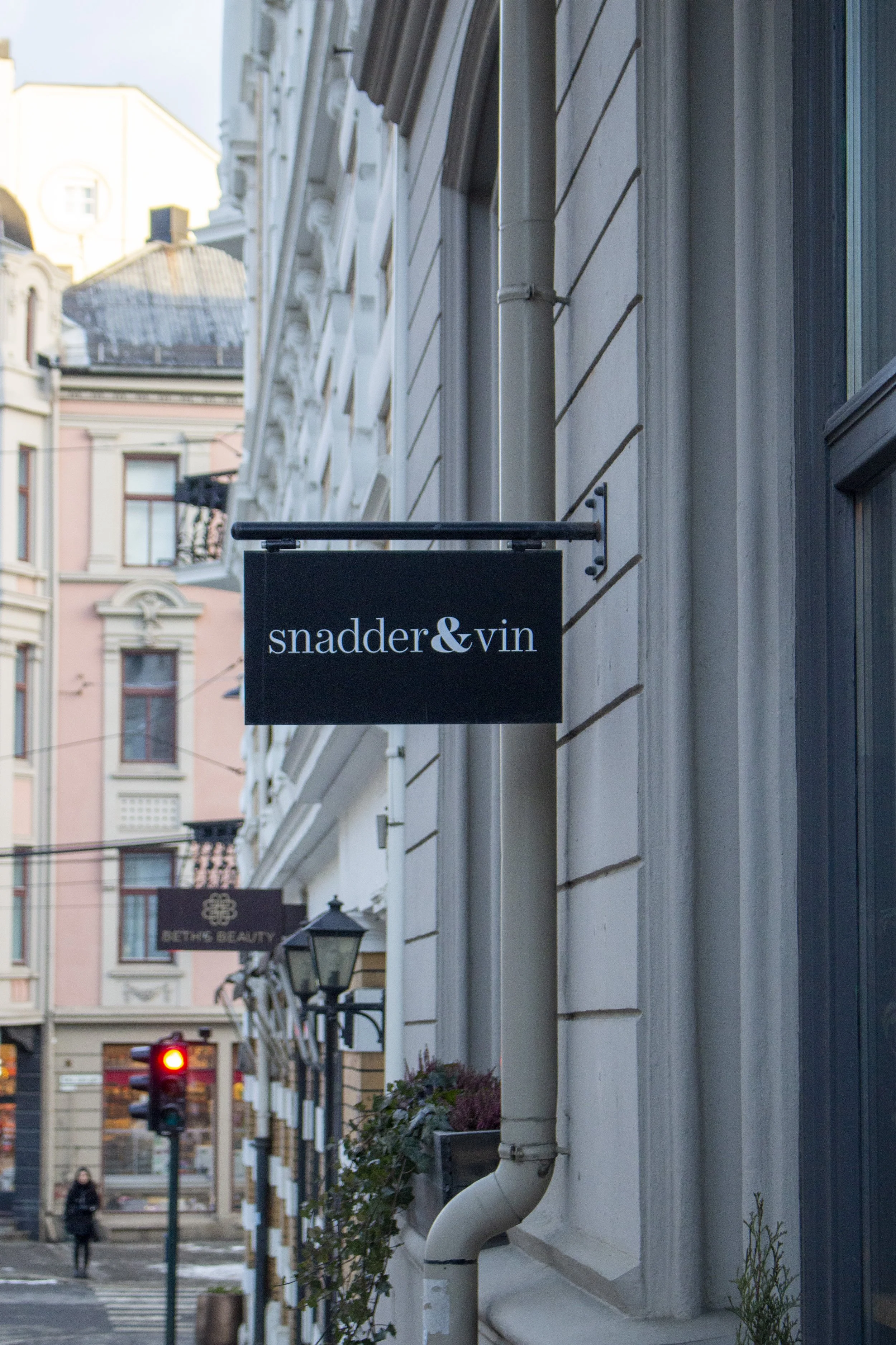 Snadder &amp; Vin: Vinbar på Frogner
