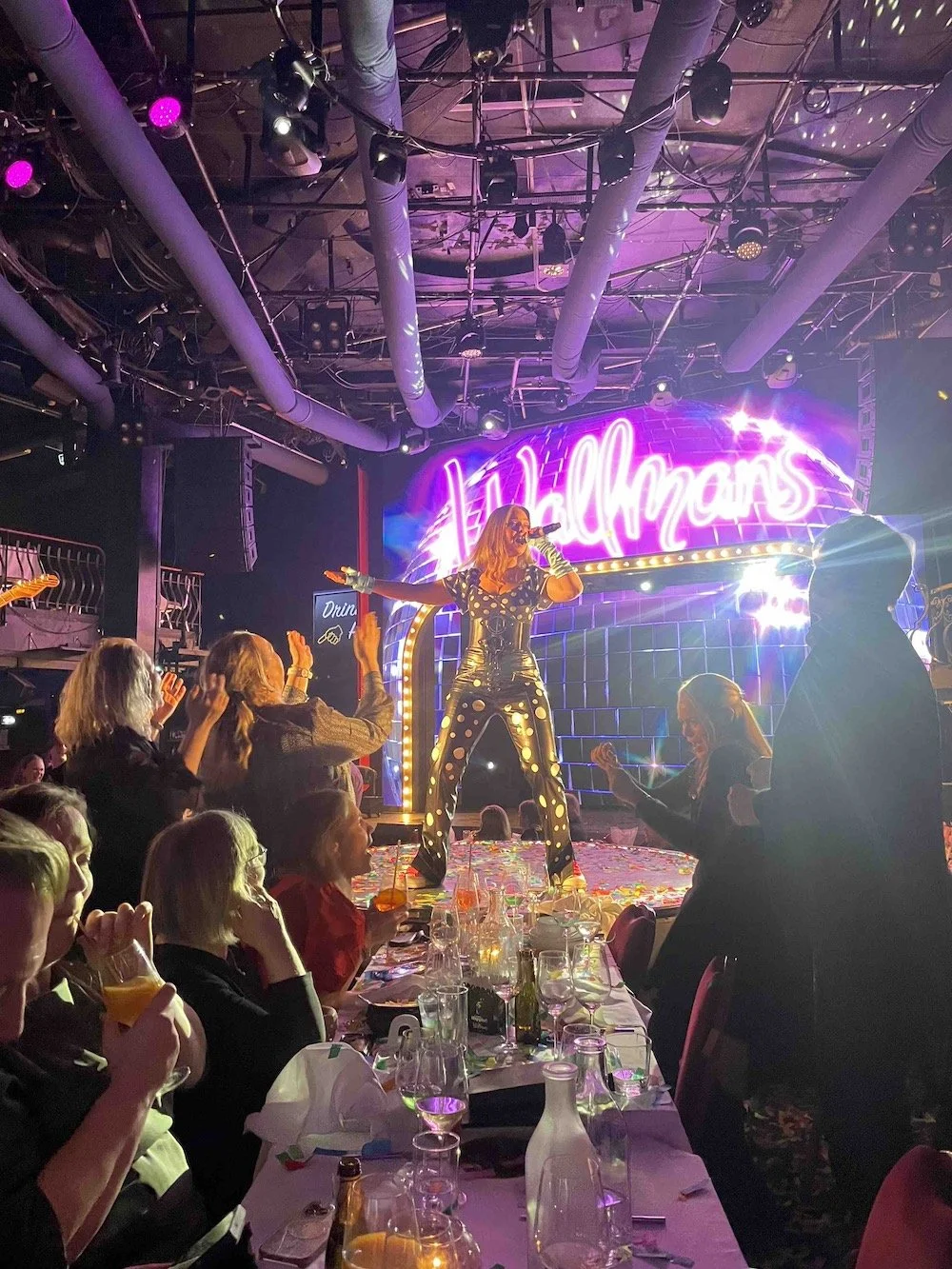 Wallmans: Show, middag og storslått stemning