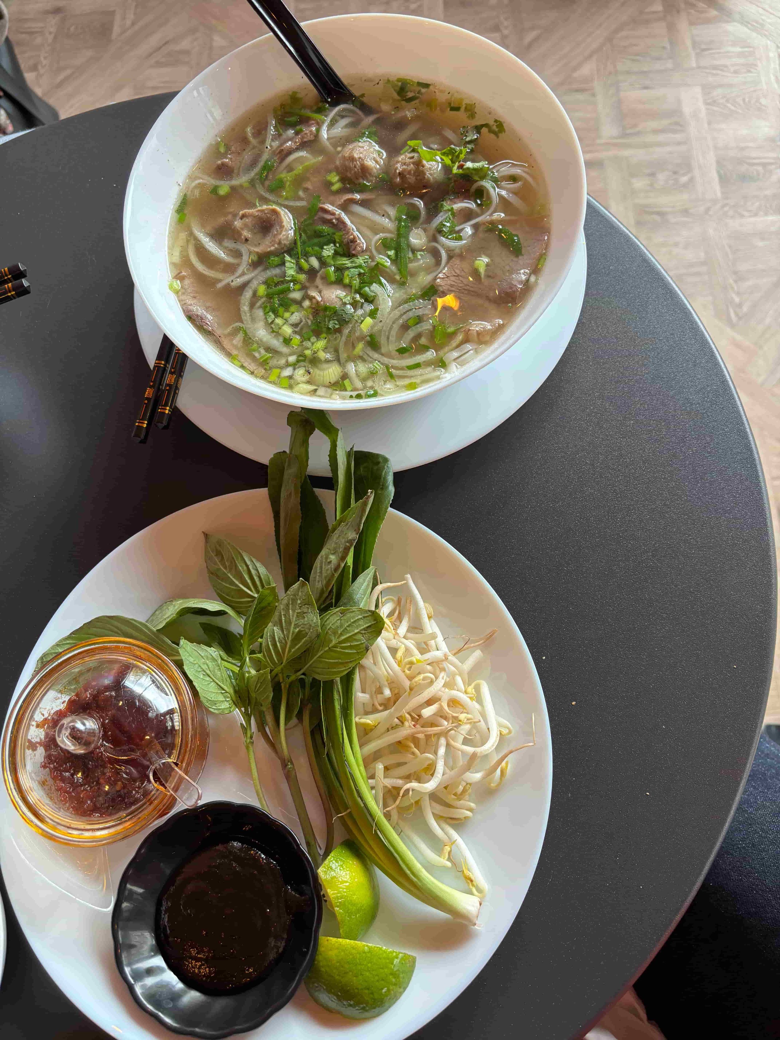 Em Oi! : Ny vietnamesisk kafé på Grønland