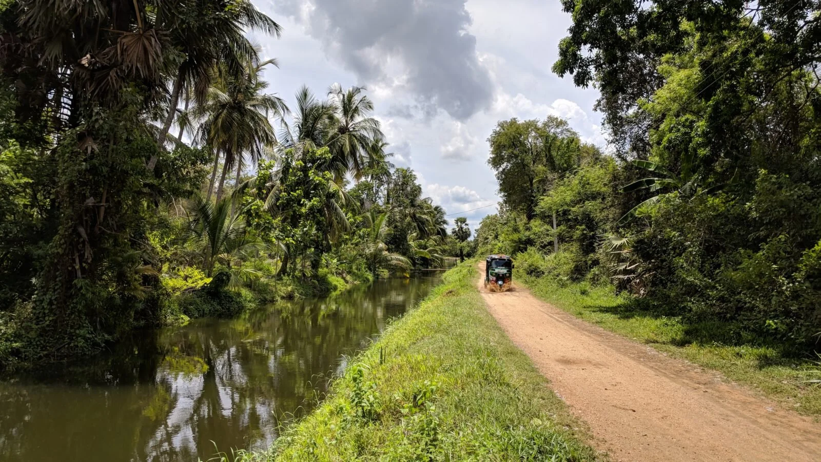 tuk_tuk_challenge_sri_lanka.jpg