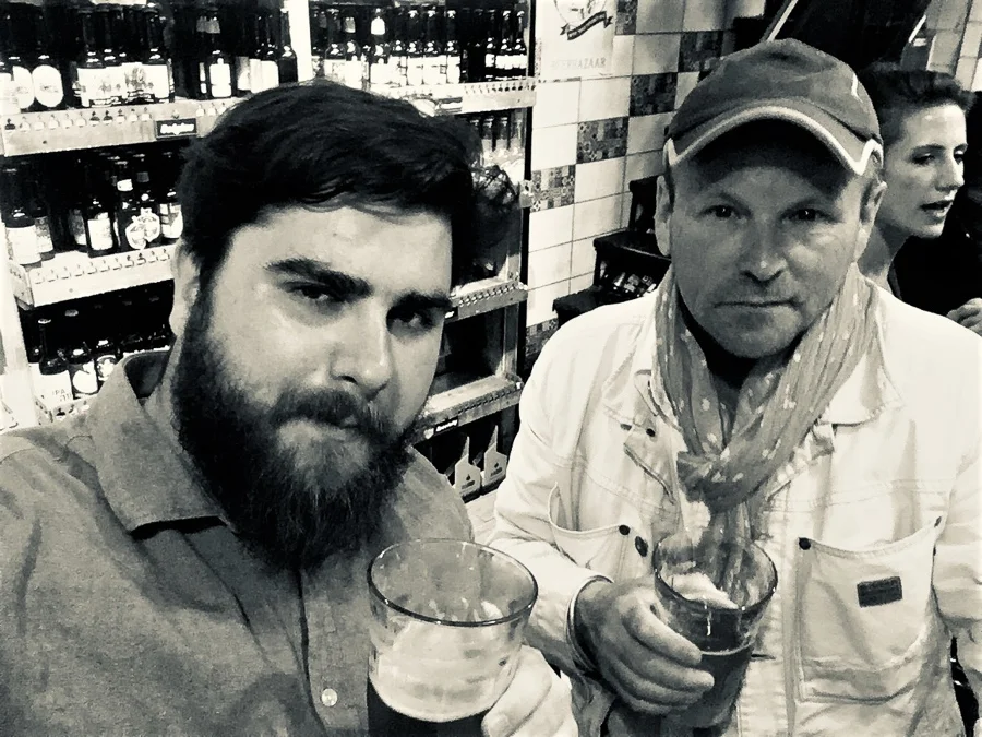 Selfie mit Benjamin Herzog (l.) und Jörg Wilczek beim Feierabendbier in Jerusalem.