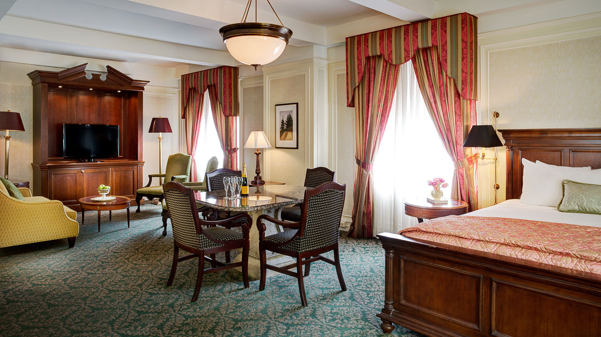 01_Gallery_Tower-Luxury-Parlor-135223-Edit-Edit-Edit-Edit.3_5774e3ea1c06c6fabb7d3b64701b54a1.jpg