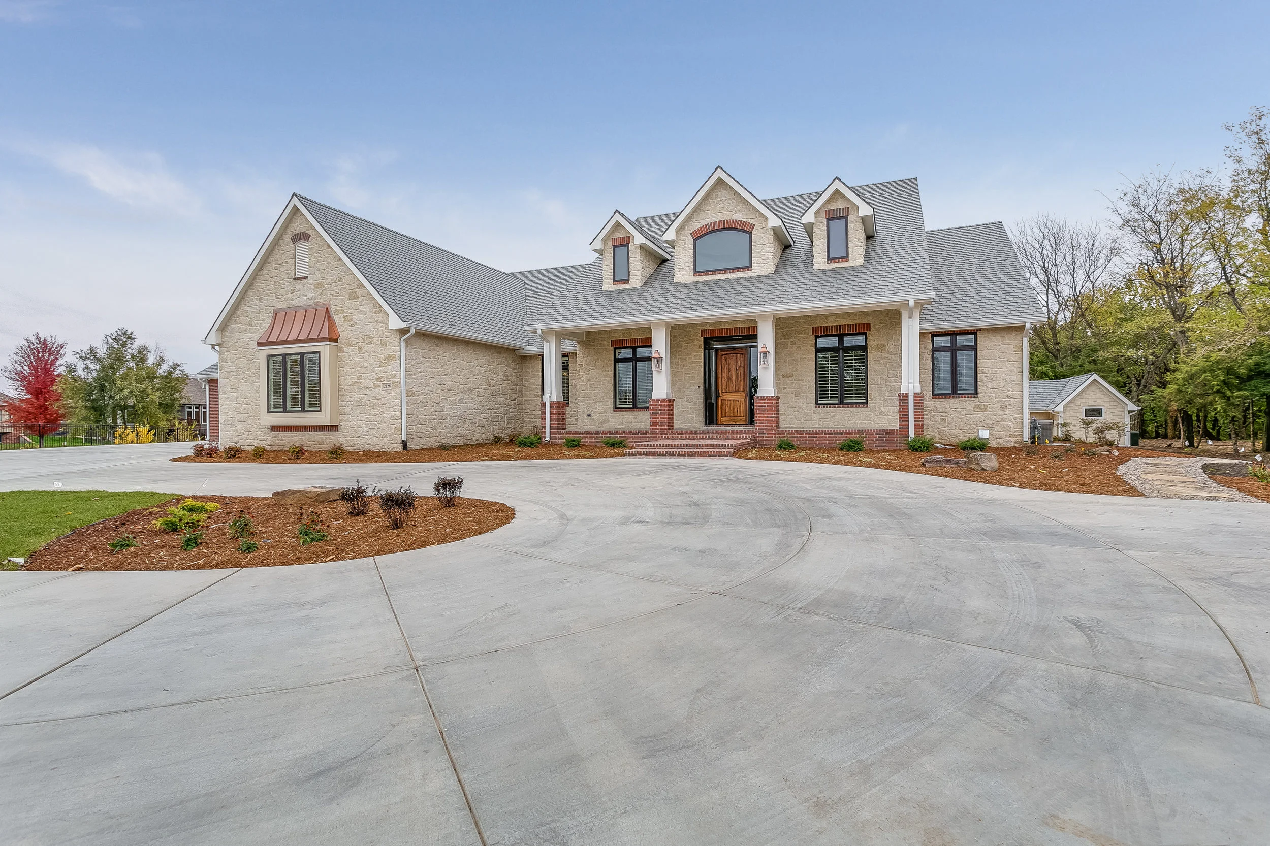 546 Anywhere St Wichita KS-print-003-39-Front Exterior-2500x1666-300dpi.jpg