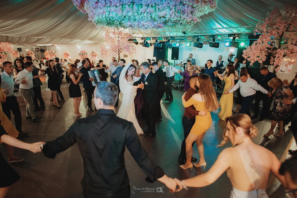Laura + Bogdan-2051_o.jpg