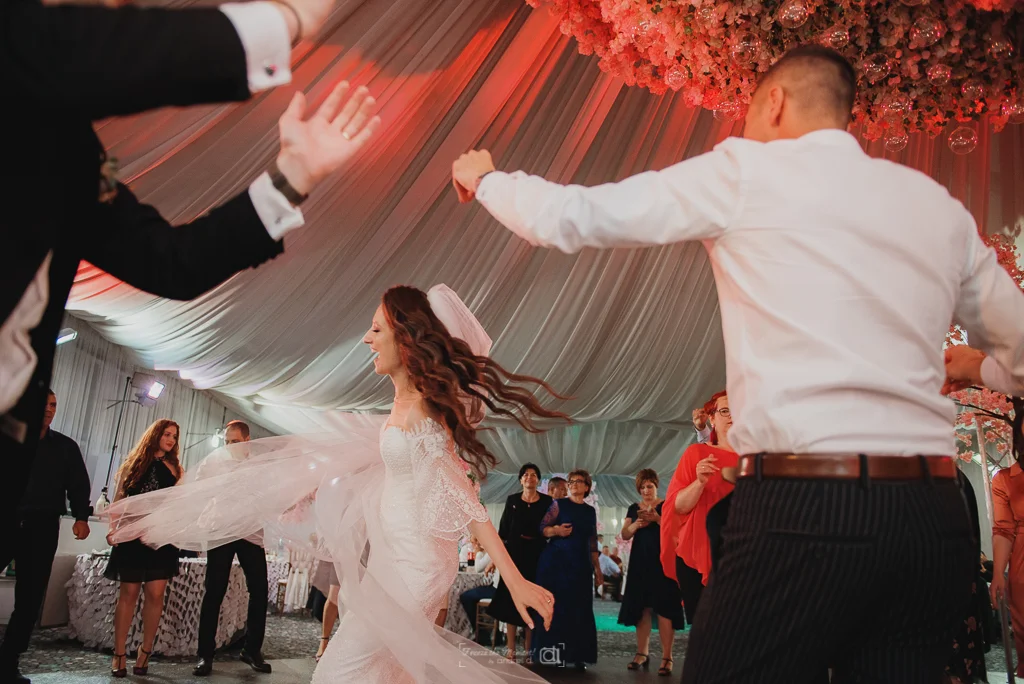 Laura + Bogdan-2111_o.jpg