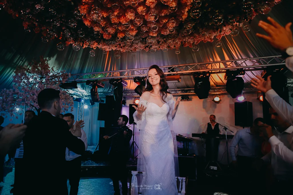Laura + Bogdan-2187_o.jpg