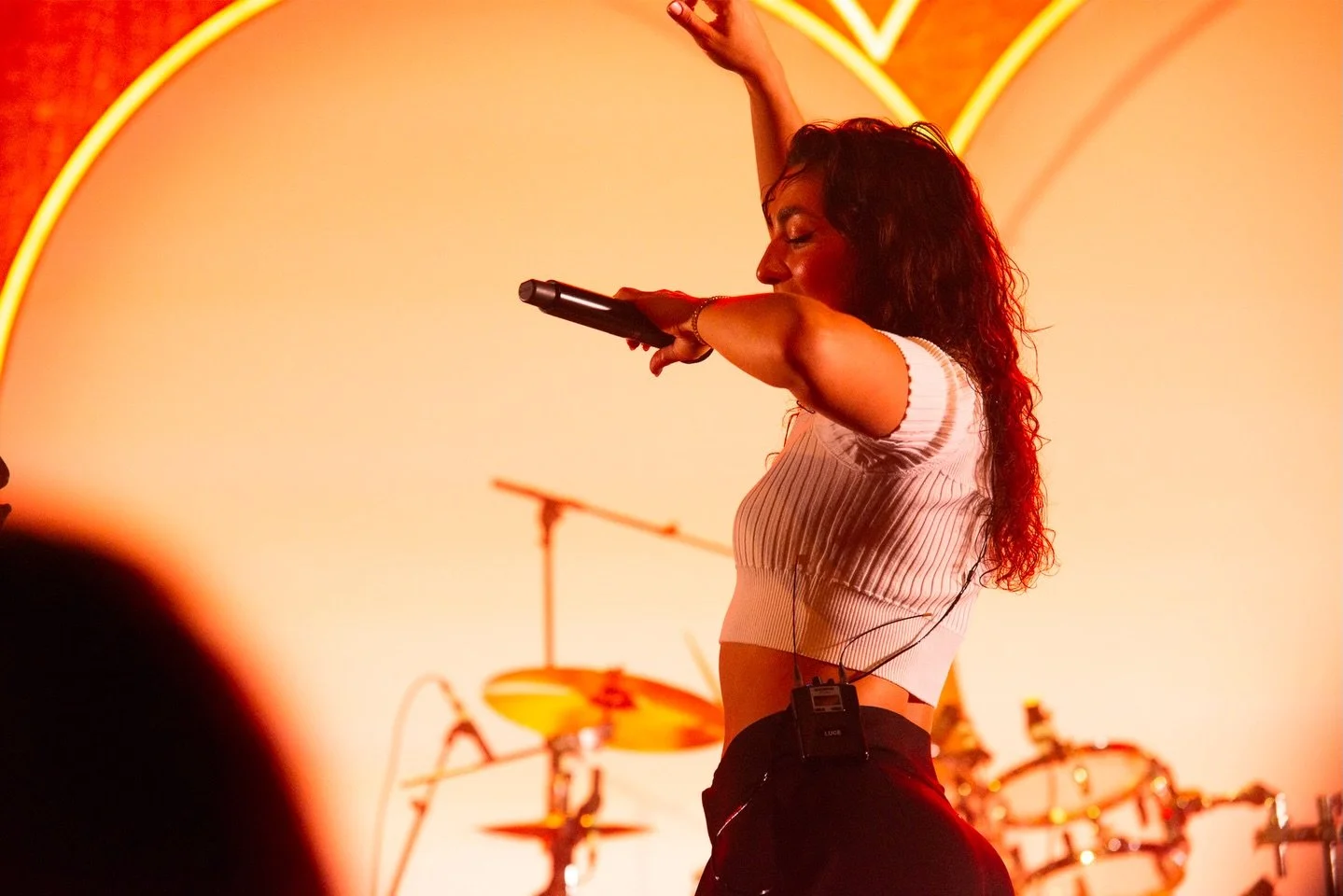 J-30 Z&eacute;nith de Paris !! On vous pr&eacute;pare un show de ouf pour f&ecirc;ter nos 10 ans, avec quelques surprises sans doute 🤫🫶

📸&nbsp;@rosharts (1, 6, 9), @musicabygraphy (3, 7, 8), @ellynethecupcake (4)