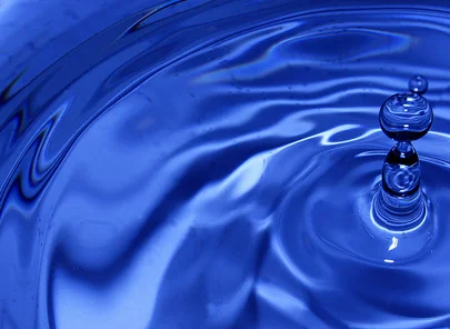 water_drop_Fotolia_291962_XS.jpg
