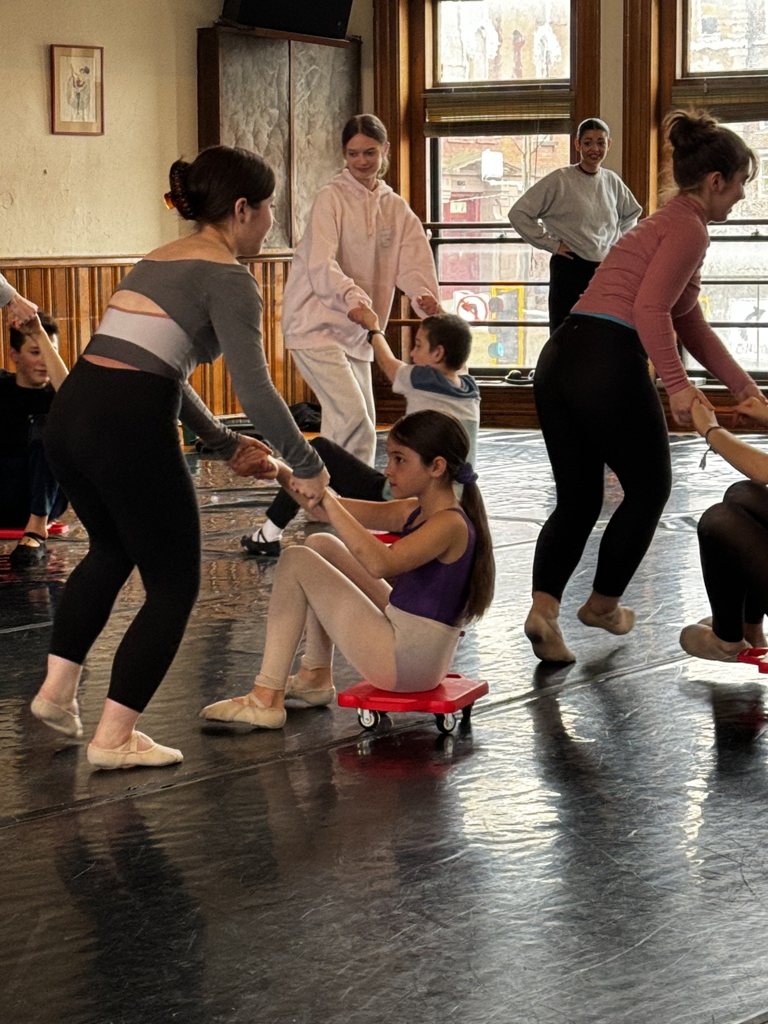 Dancer Friday brings you behind the scenes of 'My Father's Dragon' rehearsals! 

Tickets and show information can be found on Robinson Ballet's website - www.robinsonballet.org/my-fathers-dragon