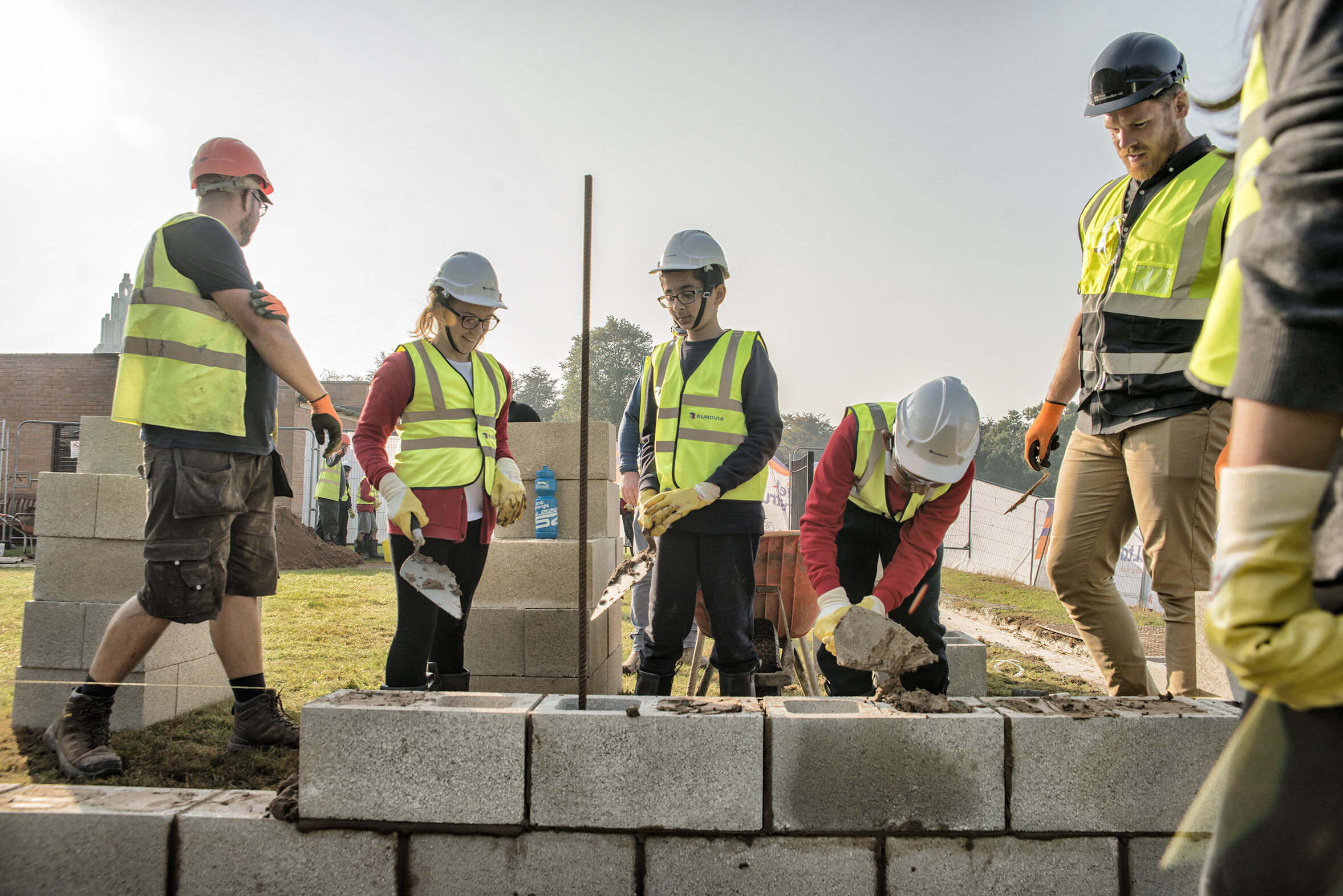 22 Sep putting up a wall  (9).jpg