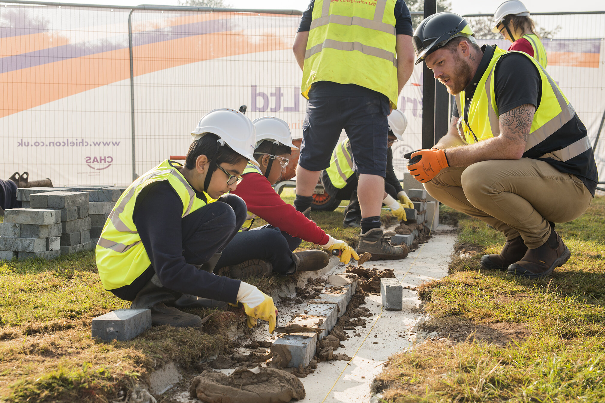 22 Sep putting up a wall  (10).jpg