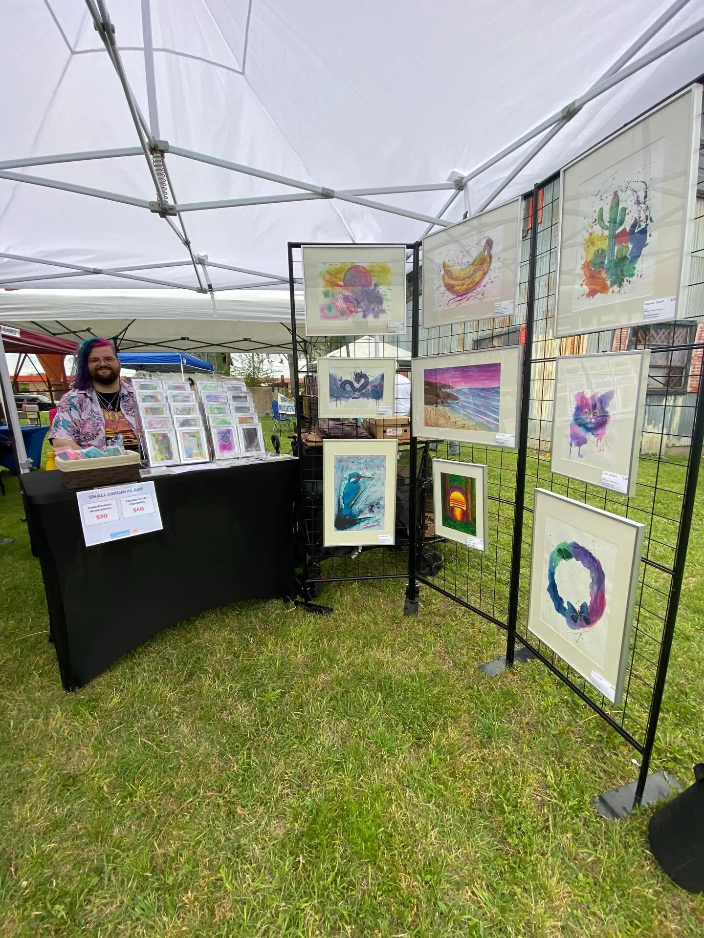 The Downtown Forney Market has returned! Join us today and shop artisan made crafts and gifts! Get started on your sprint holiday shopping! Featuring artisan vendors, baked goods, plants, candles, soaps, handmade items and more! #forneyarts #downtown