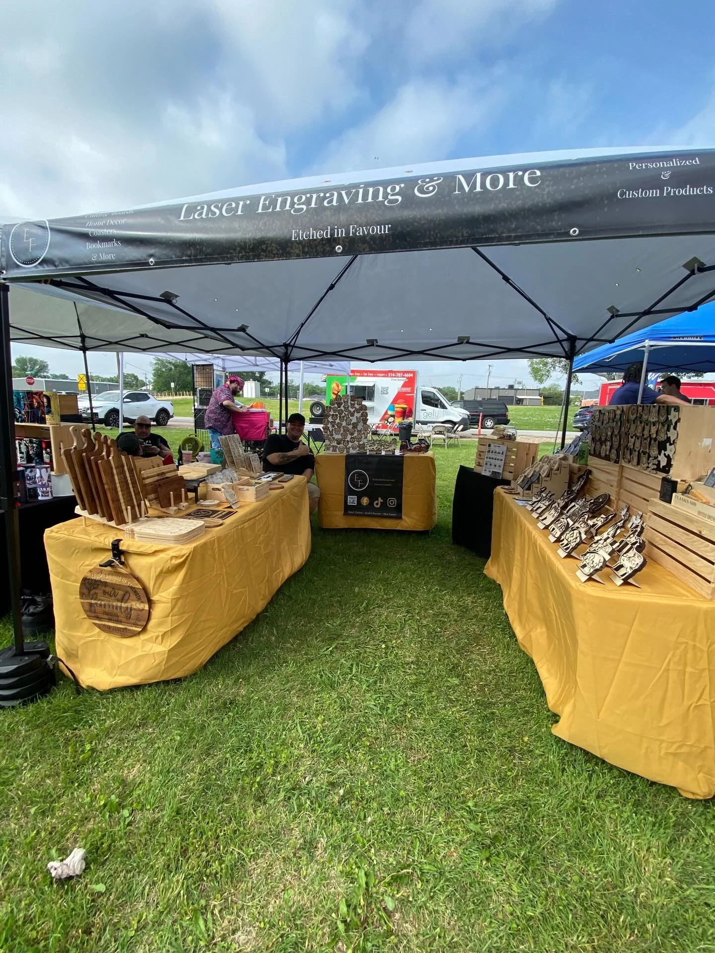 Join us today at the Downtown Forney Market is OPEN TODAY 10am-3pm! Featuring artisan crafts, baked goods, plants, candles, soaps, handcrafted items, food and more! #forneyarts #downtownforney #artisancrafts #artisanmade #artisanmarket @forneymarket