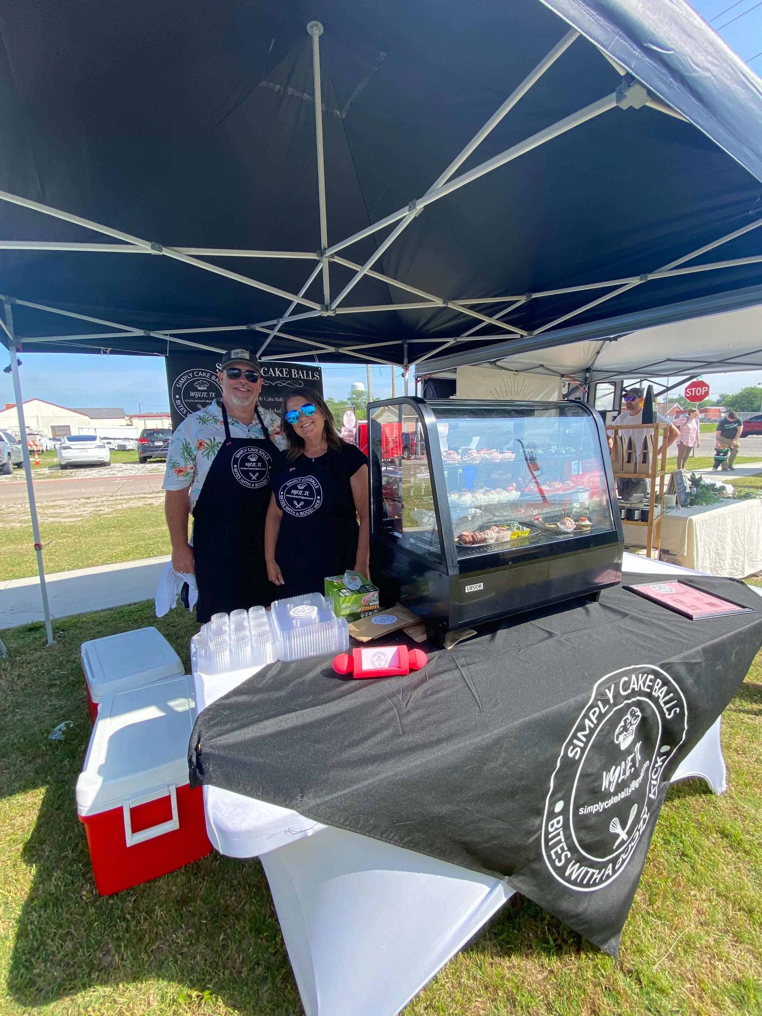Support local artisan craft businesses and shop the Downtown Forney Market today 5/9 from 10am-3pm! Featuring artisan craft gifts, baked goods, candles, soaps, plants, home decor, handmade items, food and more! 210 E. Broad St. (On the grounds of the