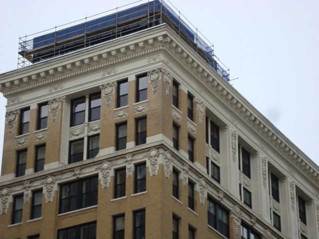 lrg_Penthouse---Under-Construct.jpg