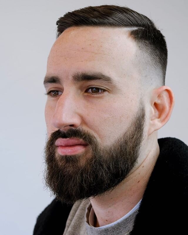 Who&rsquo;s looking forward to looking this fresh again? Lets continue being disciplined with what we&rsquo;re being asked and good times will be back soon enough. Stay home and stay safe🤘🖤 | Cut by Guillaume @theoldtimestraightrazors | #salonhelme