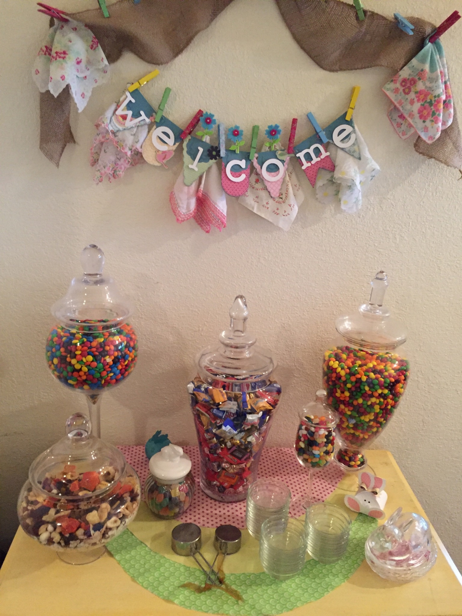 Snack area that changes with the seasons