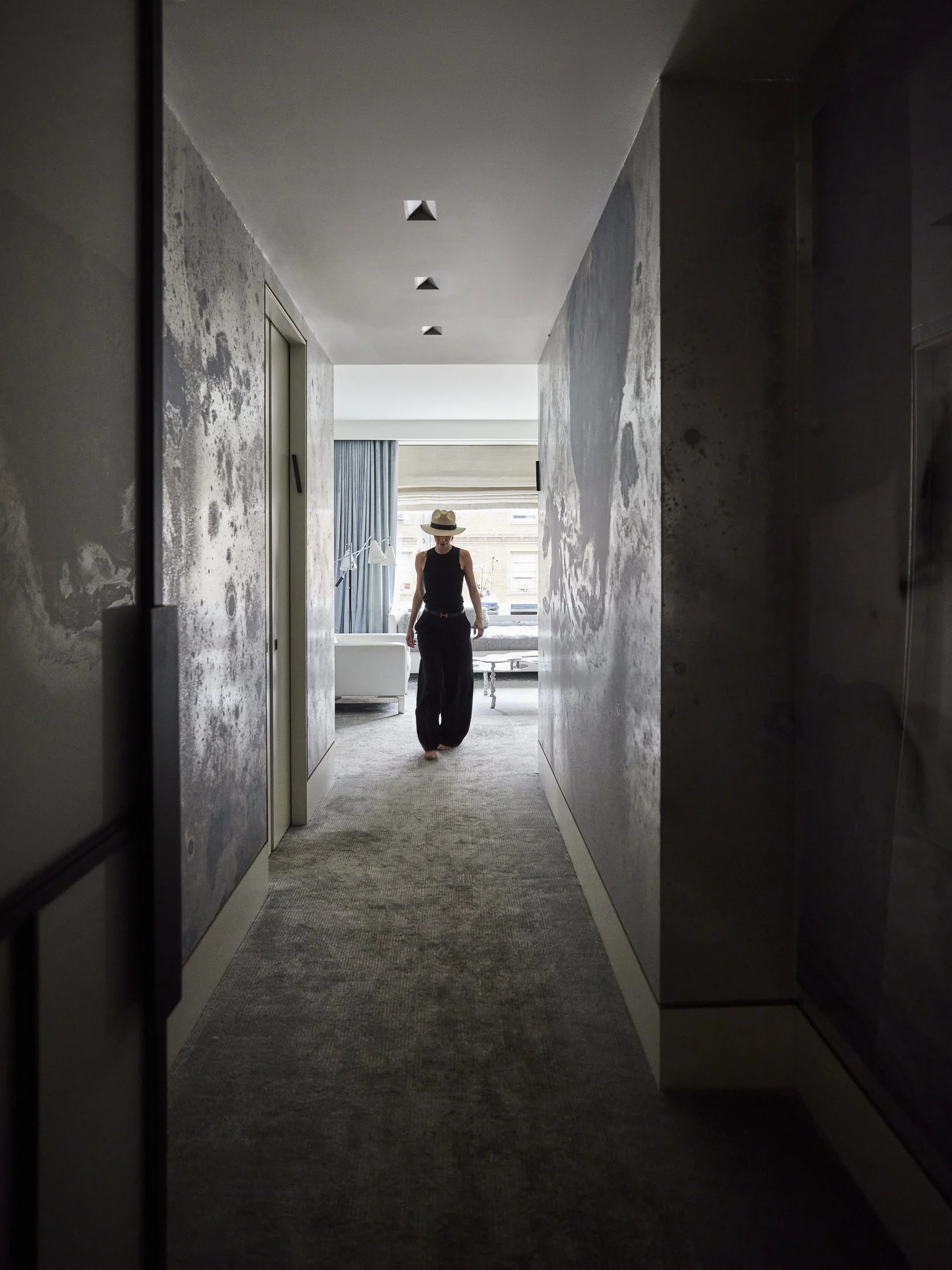 Marianna_F_Portraits_legs long.jpg