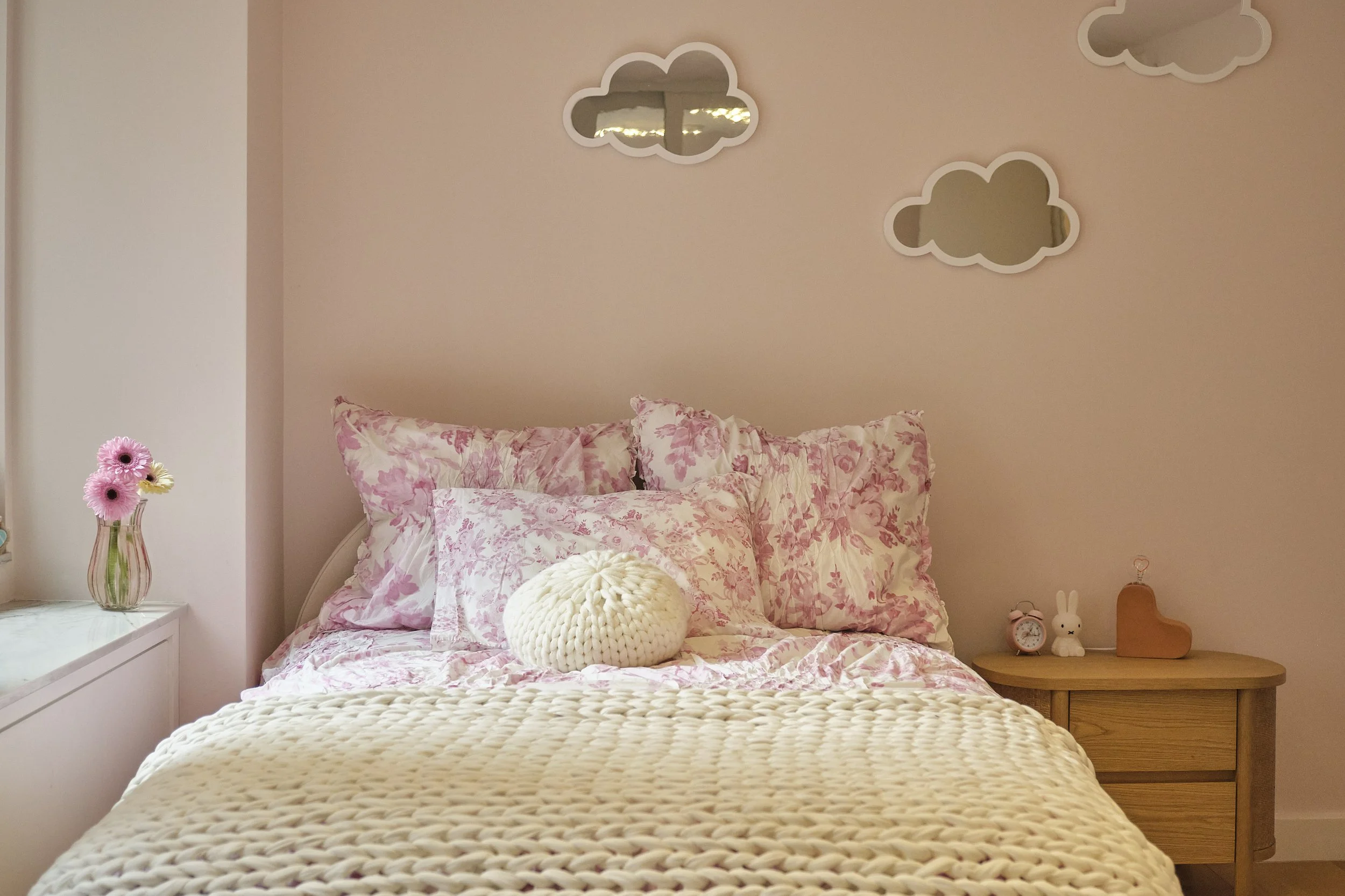 Girl bedroom 2.jpg