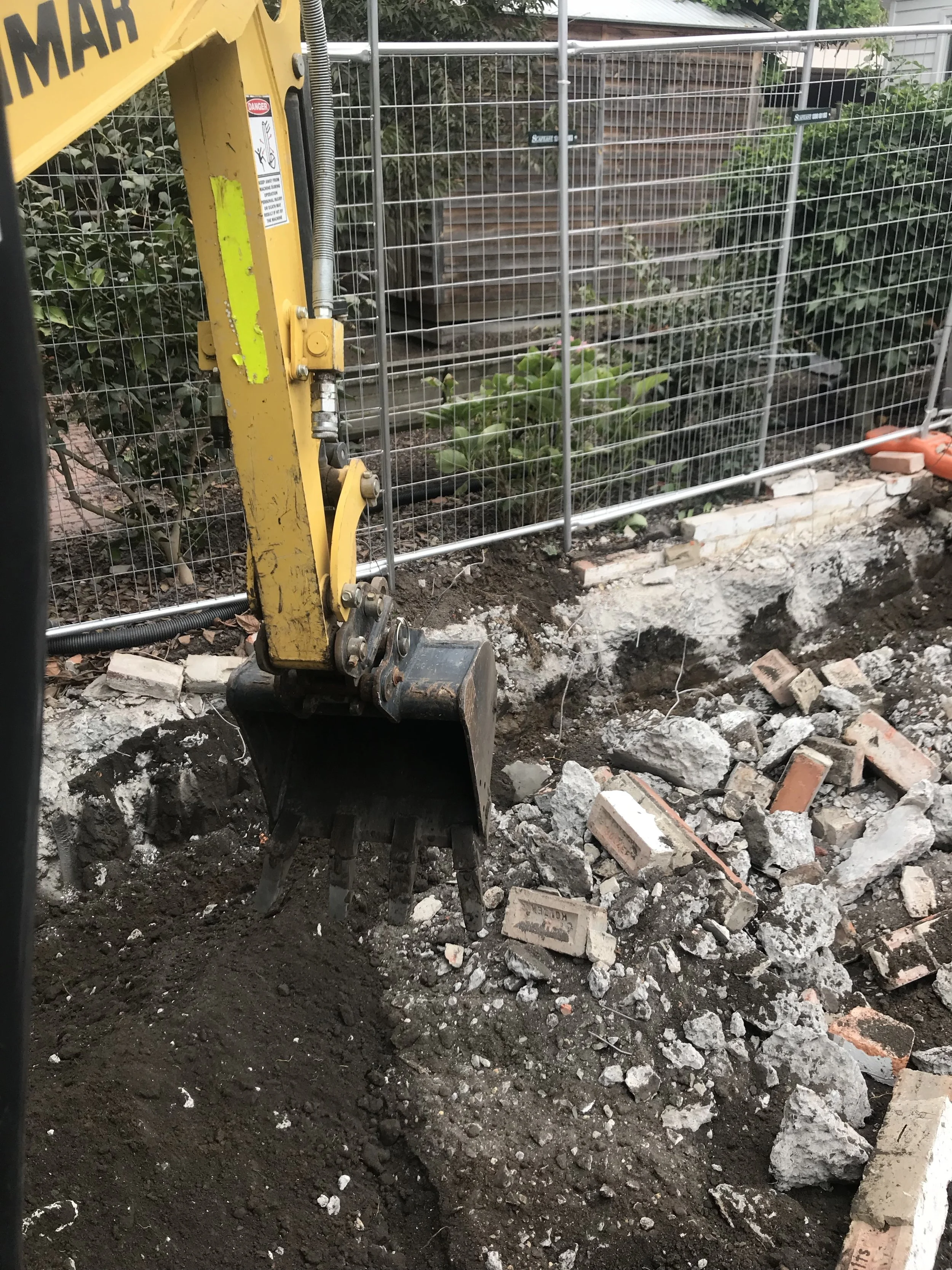 EarthLine Excavations demolition.jpg