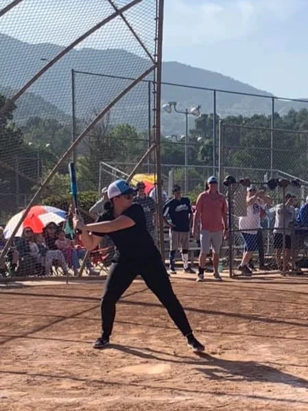 softball-workplace-teamwork.jpg