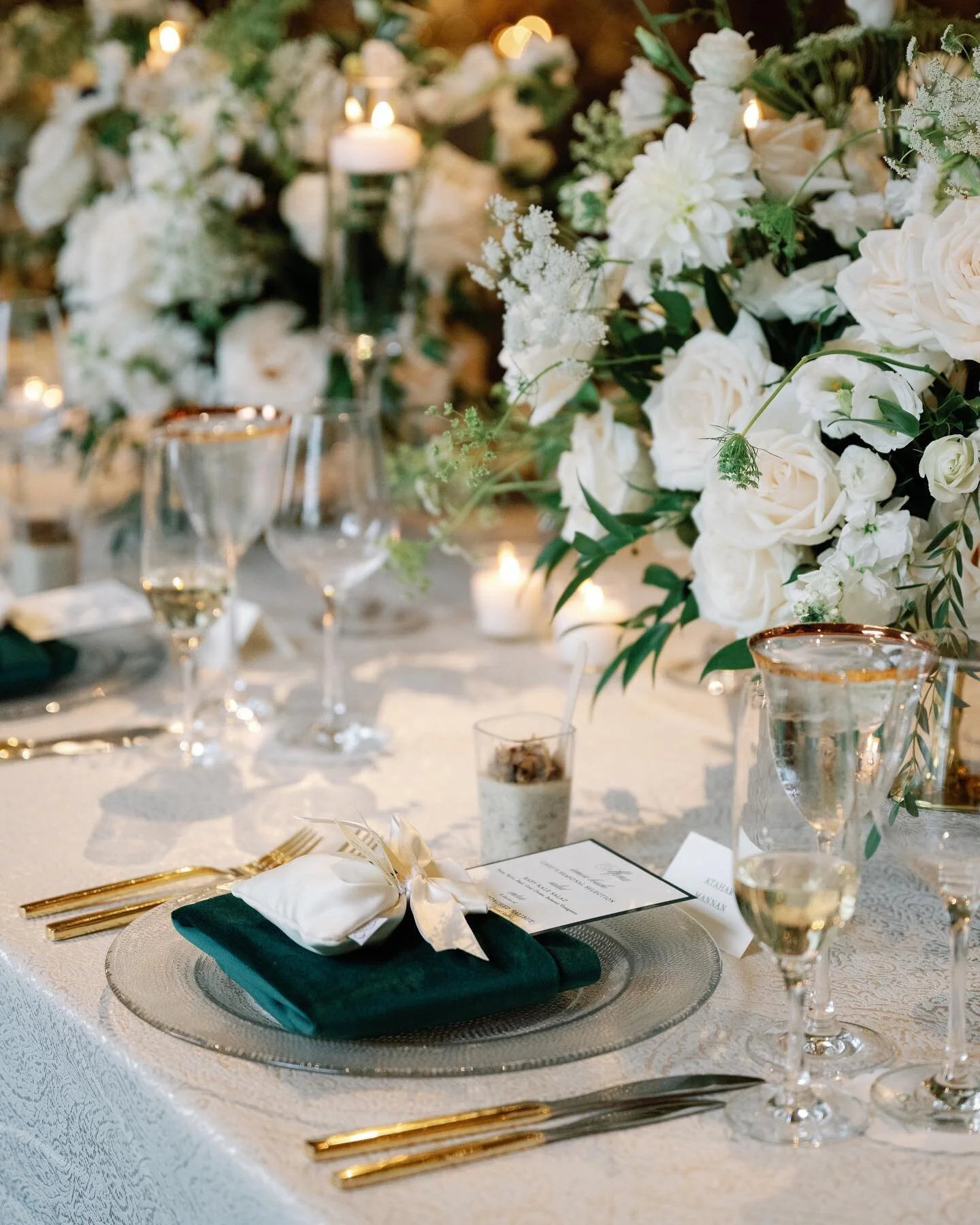 I don’t think I’ll ever get tired of this beautiful setting
⠀⠀⠀⠀⠀⠀⠀⠀⠀
Venue @natirarweddings 
Planner @jennyorsini 
Florals @dahliaflorals 
Associate shot for @denisemarie_photography
