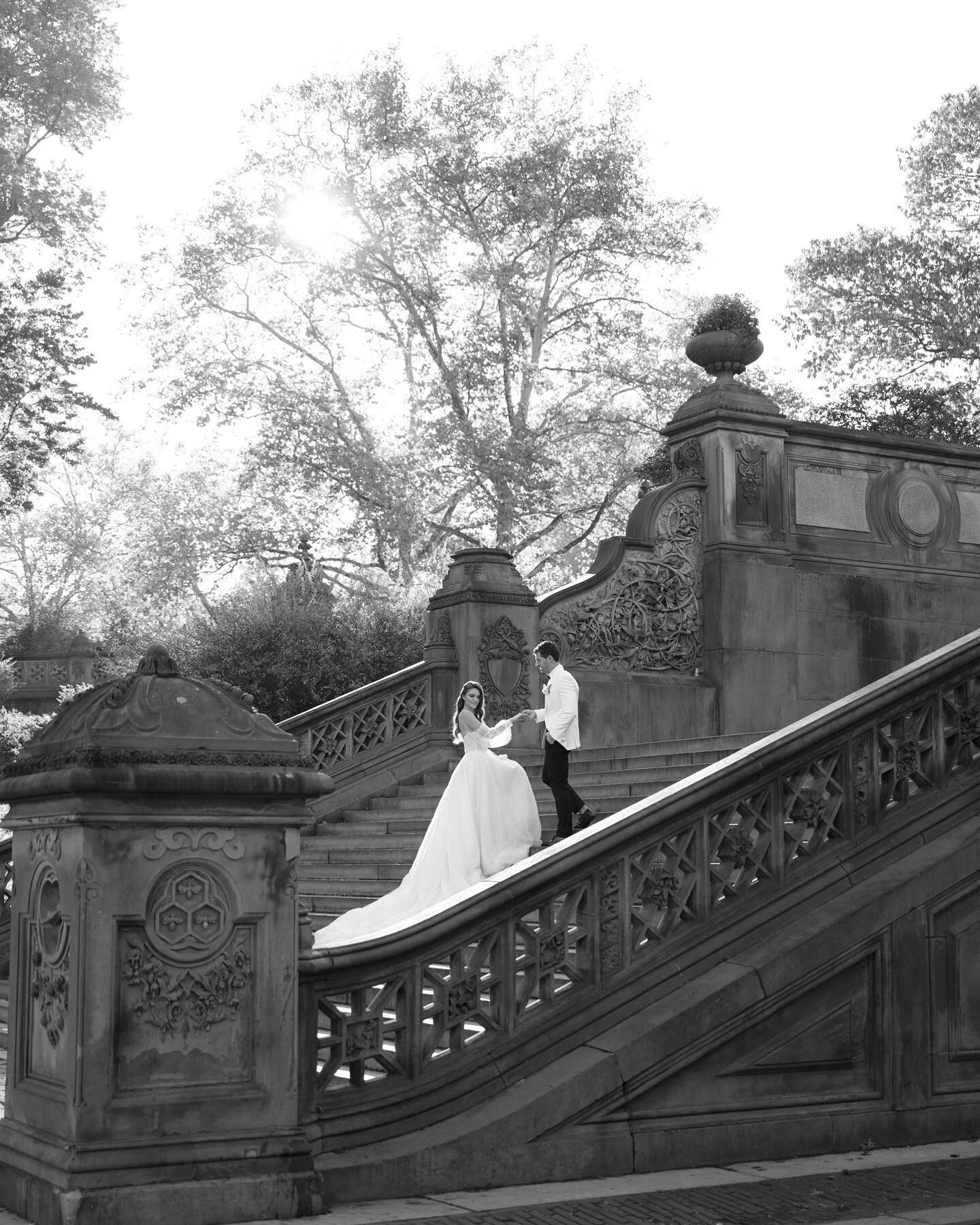 I always wanted this gorgeous shot in Central Park and now I finally do. 
⠀⠀⠀⠀⠀⠀⠀⠀⠀
@evalendel 
@wona.nyc 
@natalia_akuratava 
@natalieskymu 
@pinkjasminedesigns 
⠀⠀⠀⠀⠀⠀⠀⠀⠀