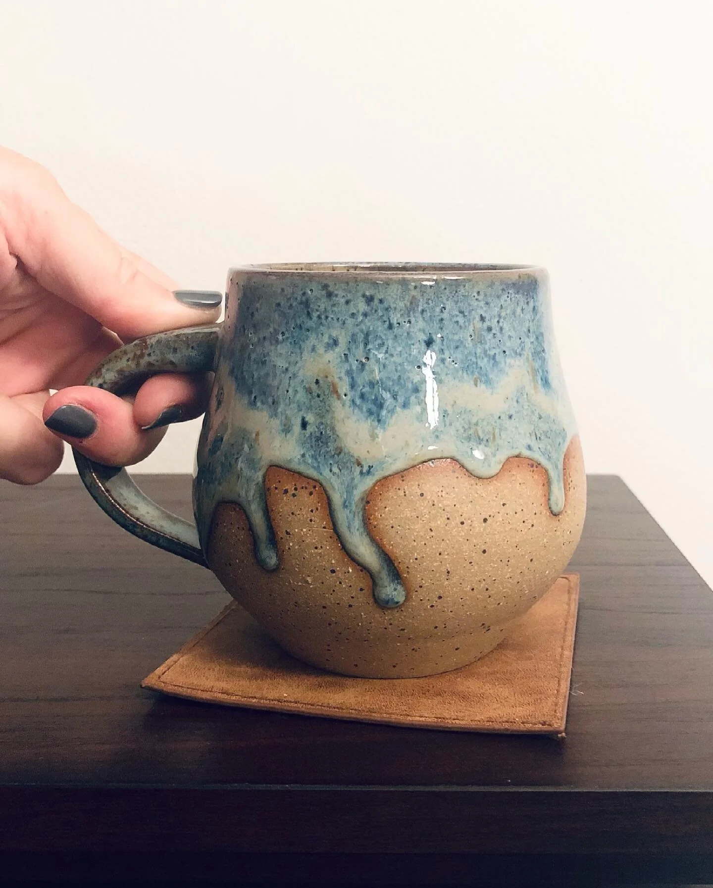 Just a sneak peek of one of the Vincent Mugs in the next shop update. I love those drips and tones.
Subscribers, check your email! IG PuppiFam, shop will go live for public access on Monday.
If you want the password now, send me a dm!
