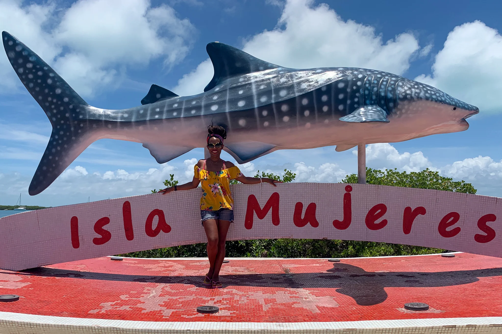 The island is full of cute moments like this, catering to tourists.