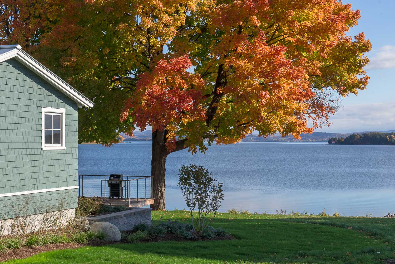 CottageLakeFront.jpg