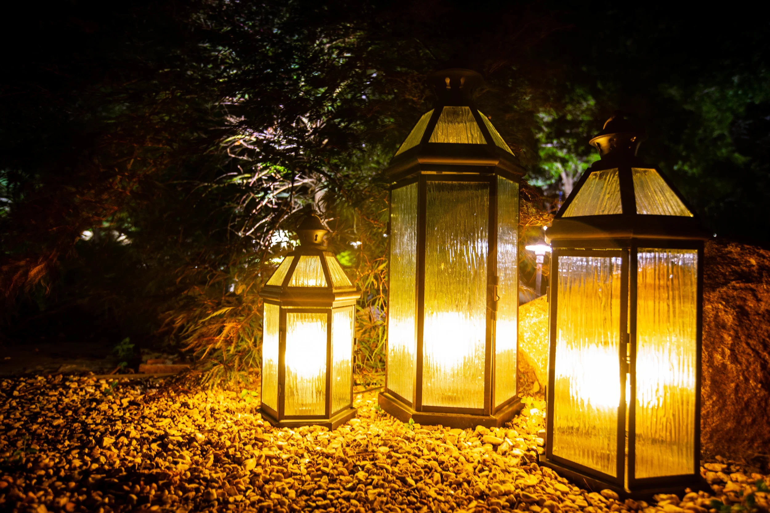 Flaming LED Lantern Set