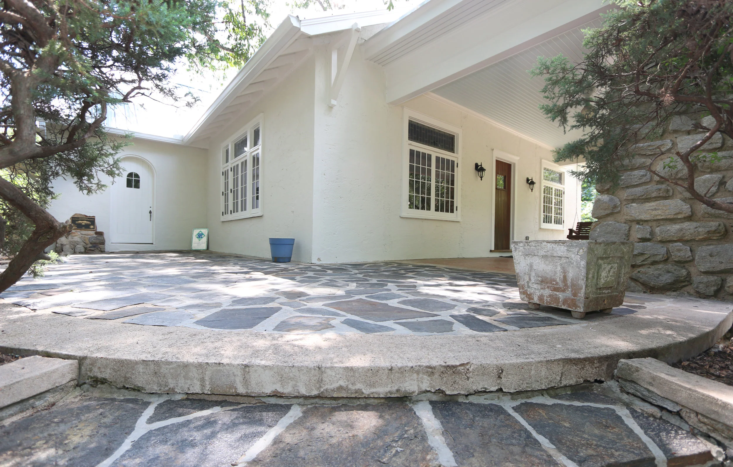 LC-Exterior-front2.jpg