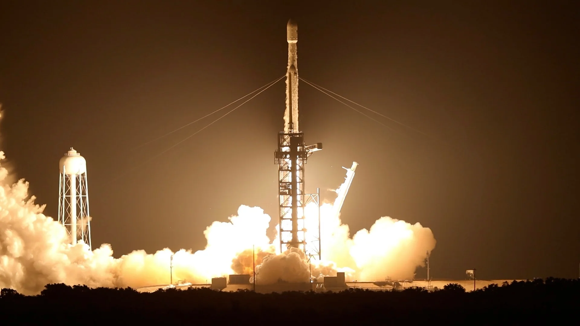 STP-2 SpaceX Falcon Heavy Launch Image courtesy of Peter Van Delden