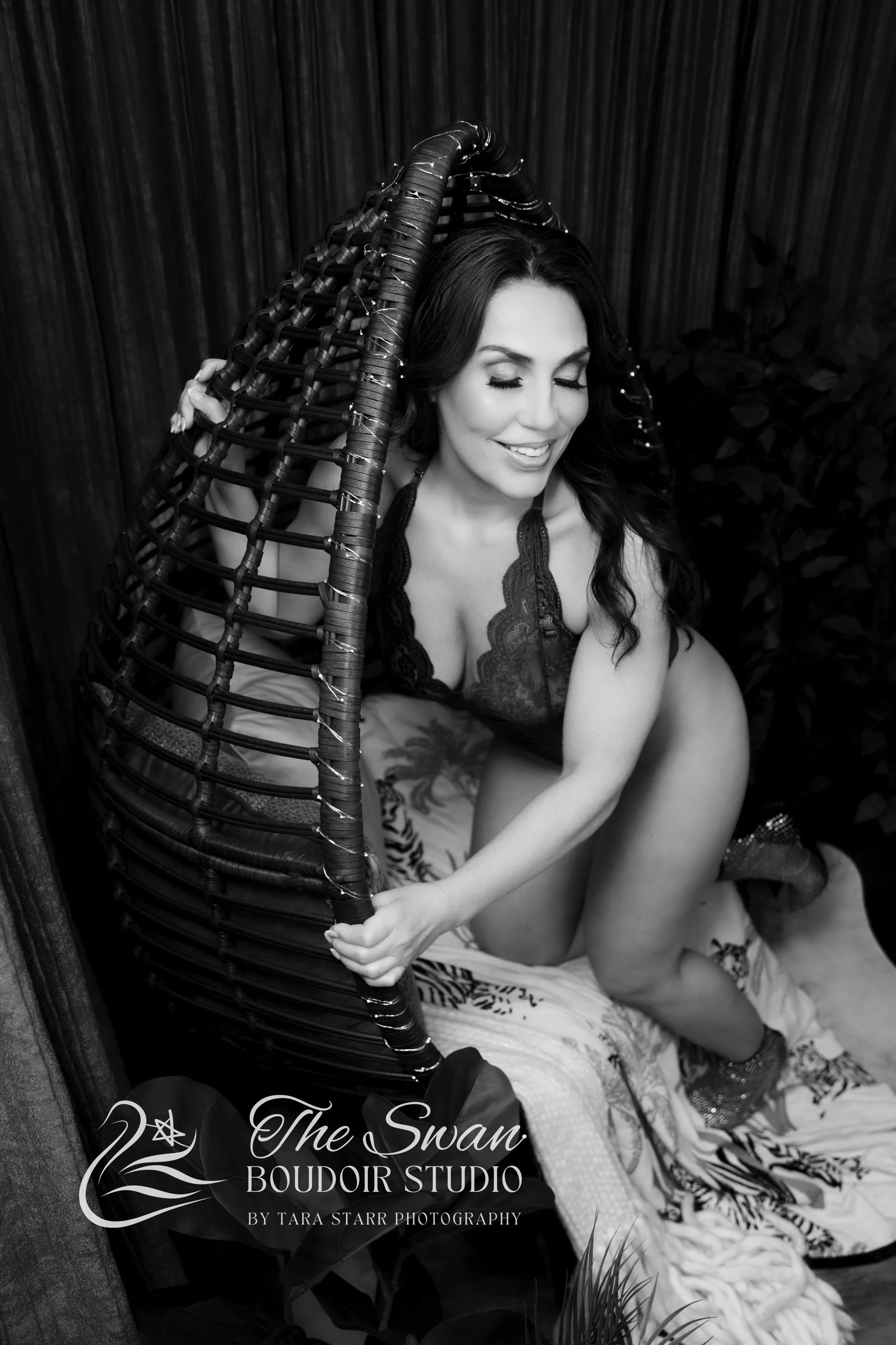 Boudoir Sesssion 2024-31.jpg