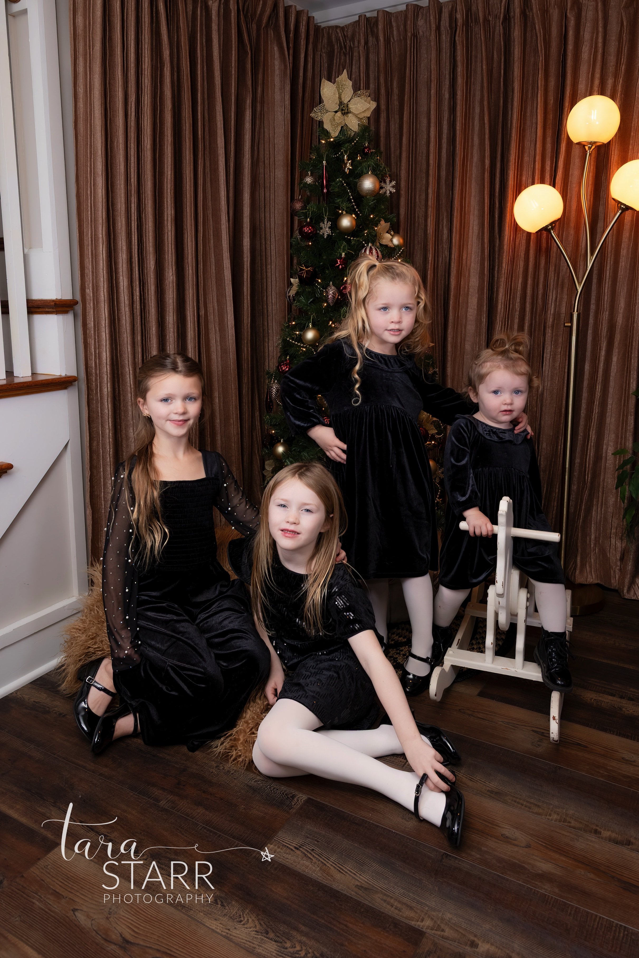 Holiday Portrait Session In Reading | Kids Christmas Photos 
