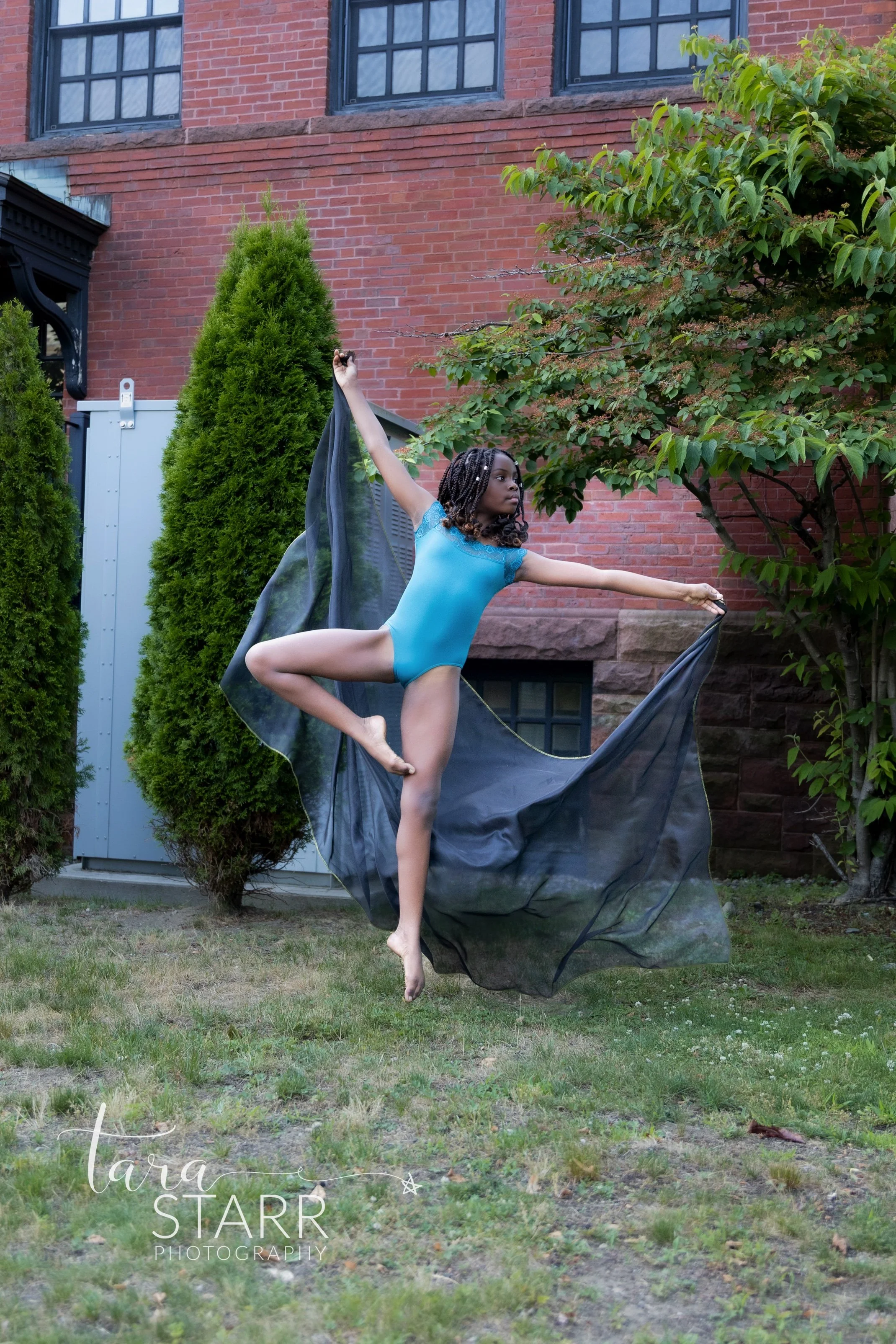 Dancer Sesion Mya 7-26-37.jpg