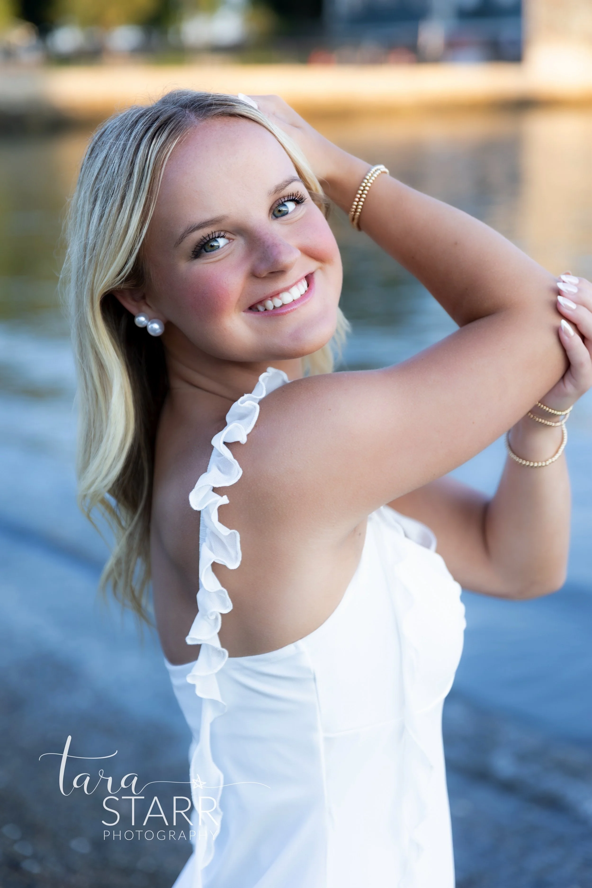 Brooke Senior Photos 7-26-105.jpg