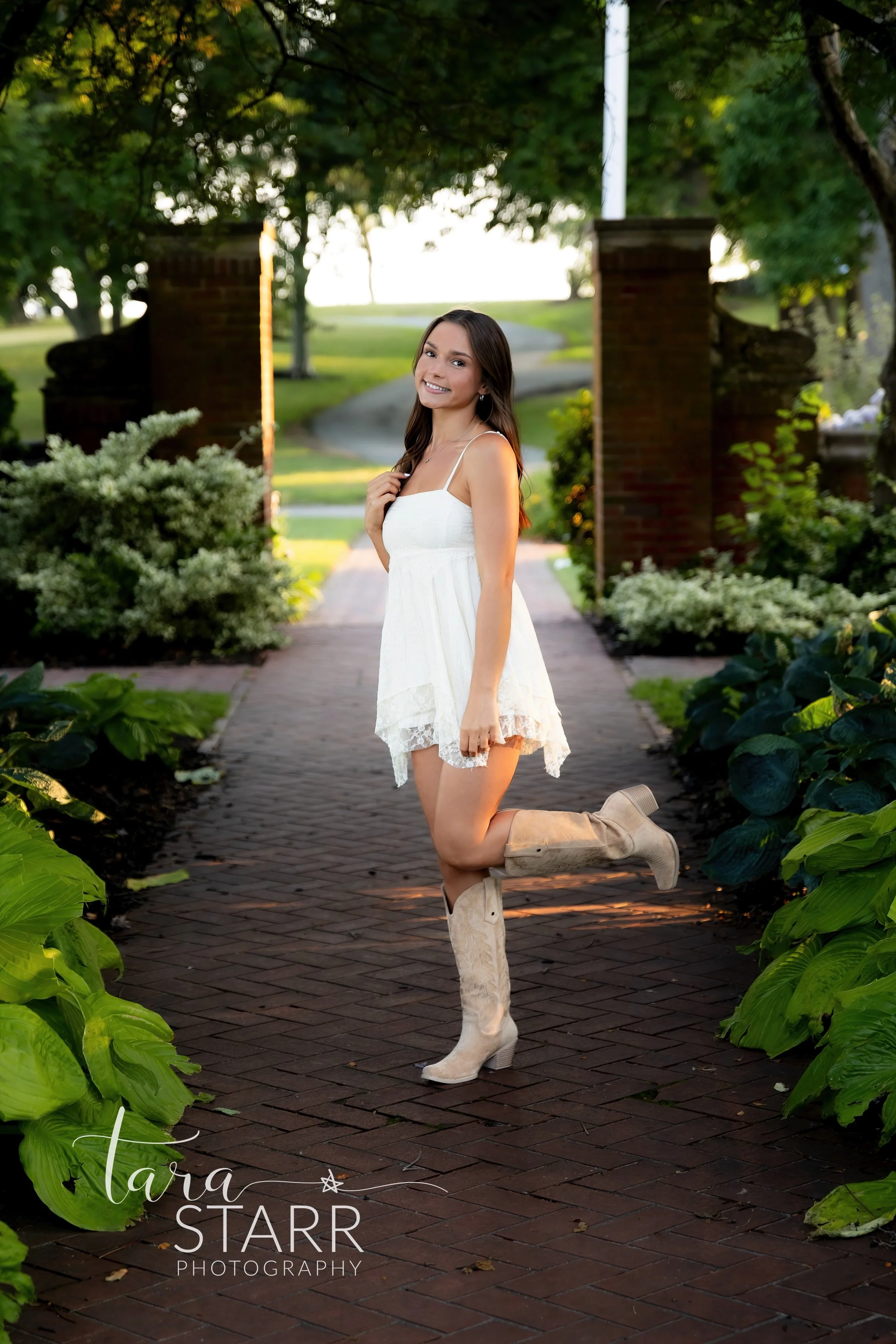TSPGrace Senior Photos 7-26-76-TPZ-Focus.jpg