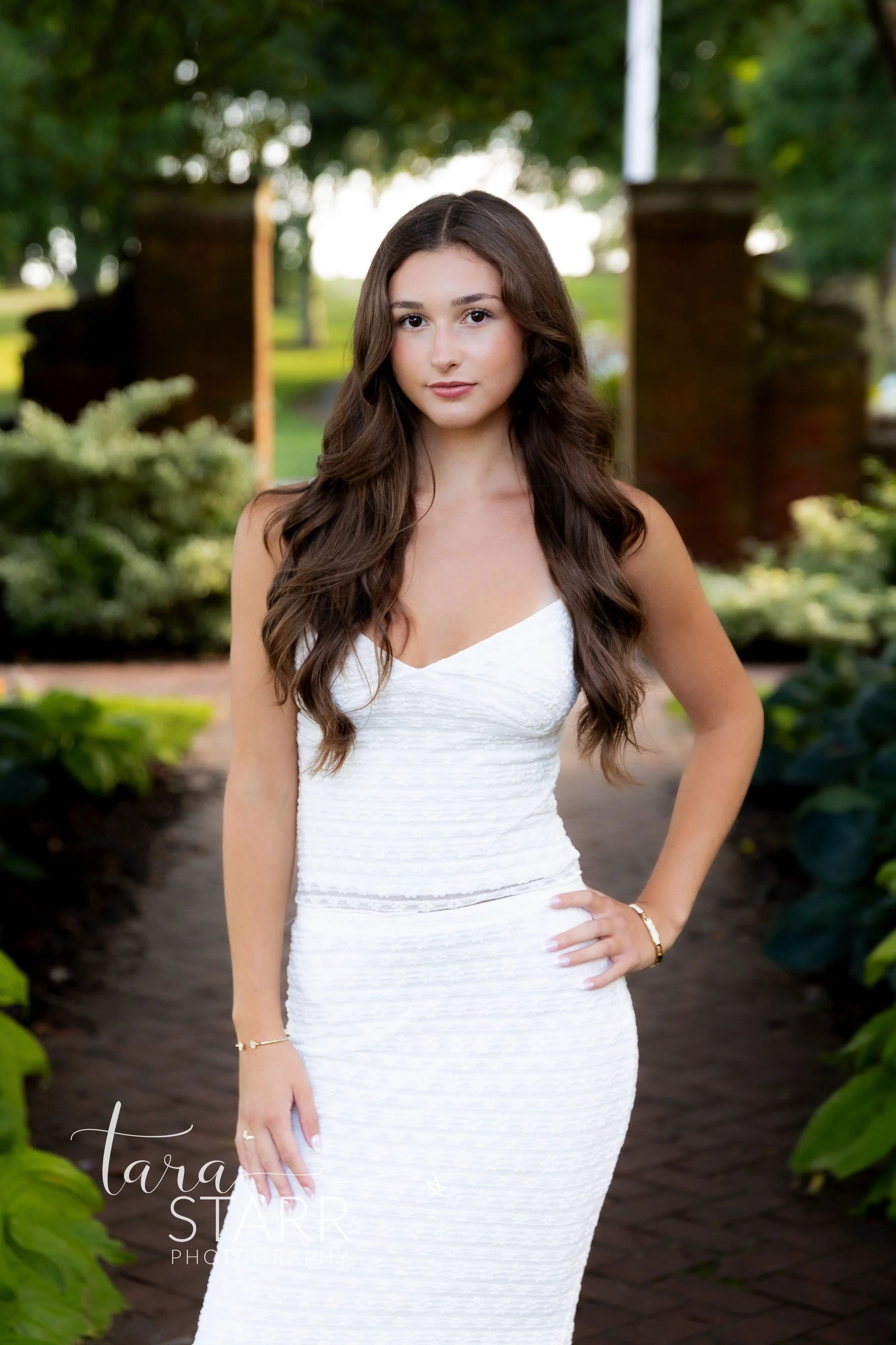 Senior Photo session -Ava 8-26-54.jpg