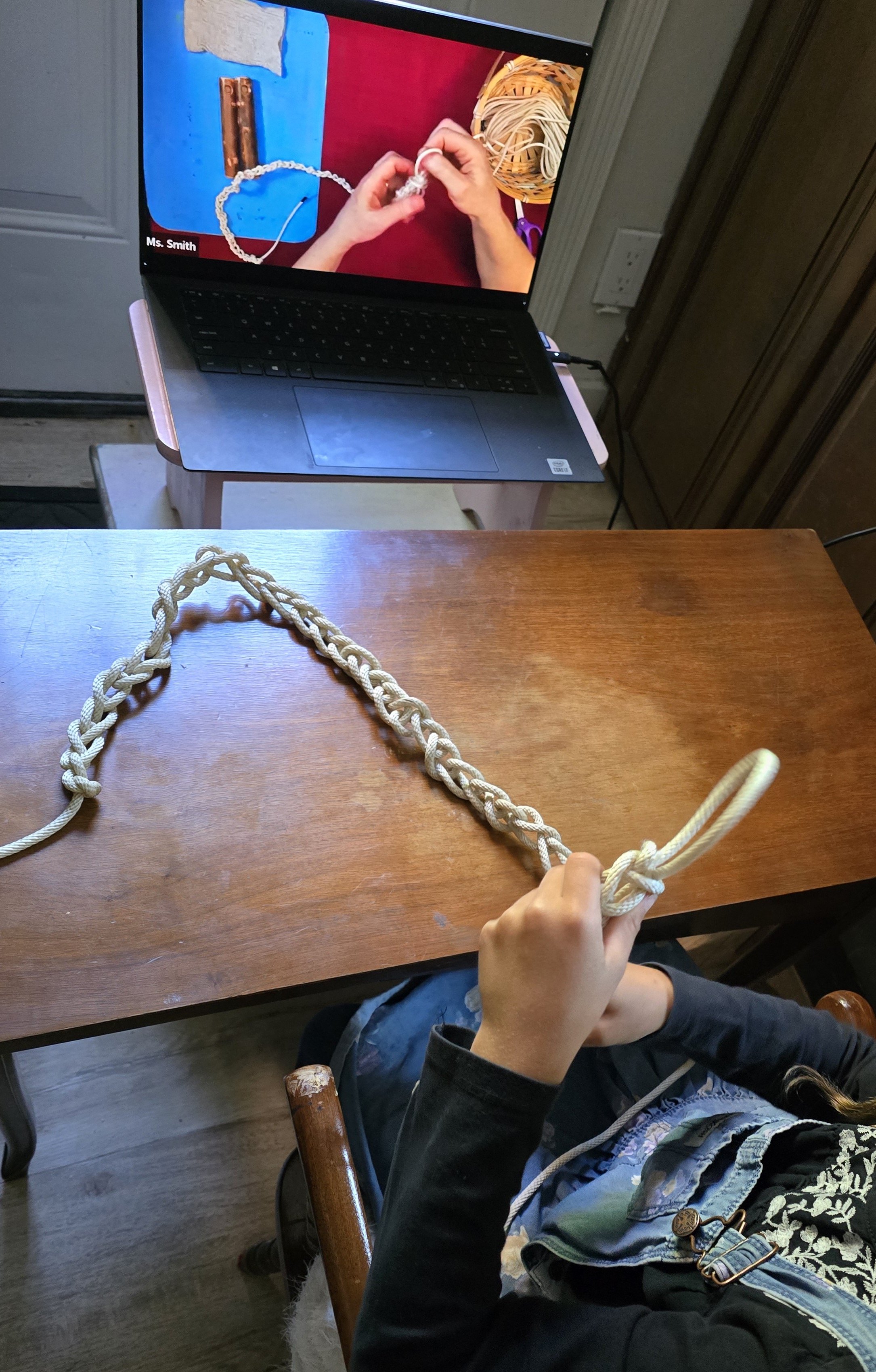 finger knitting a jump rope.jpg