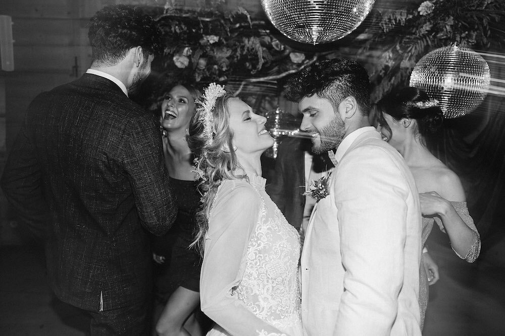 It&rsquo;s your party, just dance the night away! ✨

#vkweddings #blackandwhite #partyplanner #weddingaustria #discomood #hochzeitsplanung #partytime #firstdance #weddingplanneraustria #weddingacademy