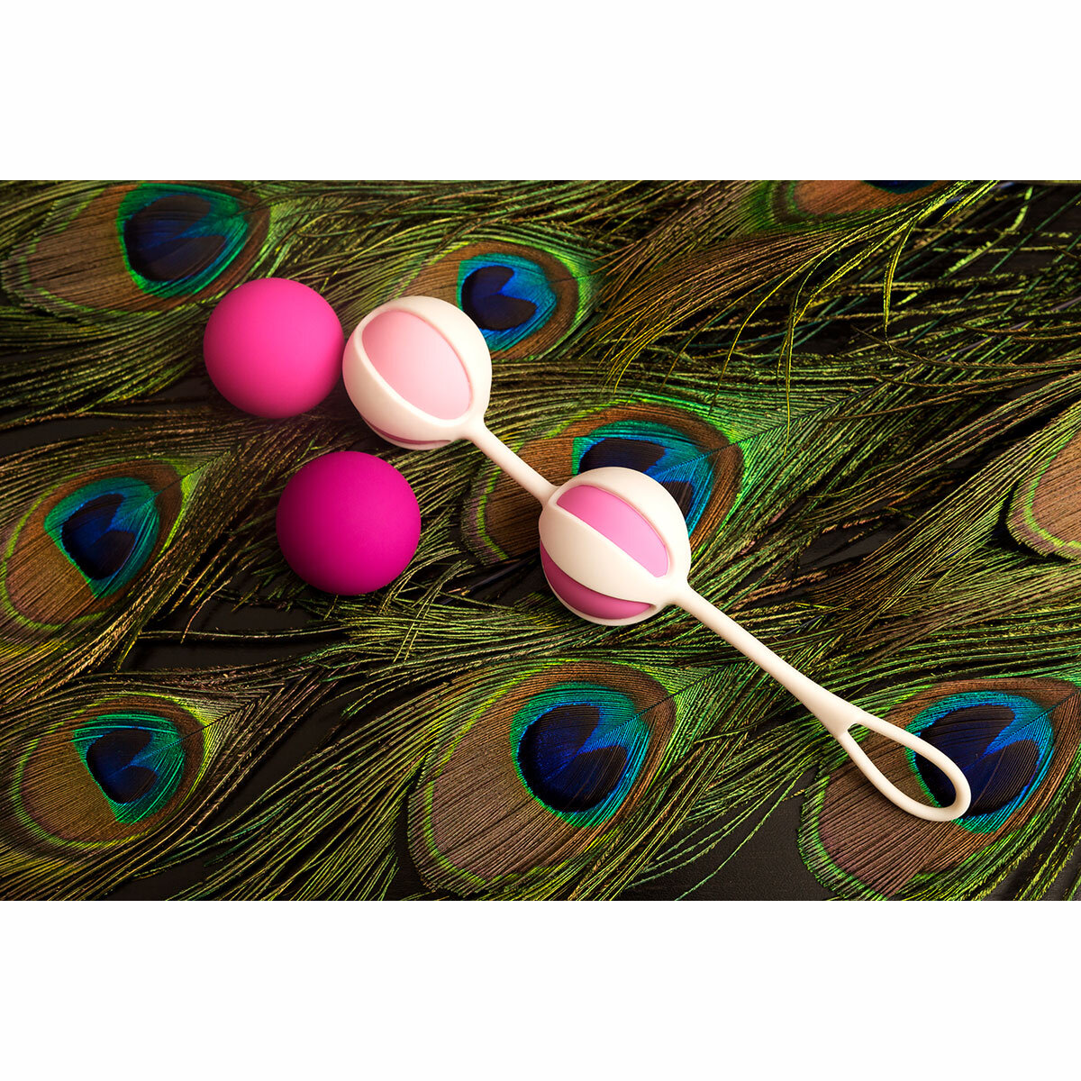 A02329-FunToys-Geishaballs2-04.jpg